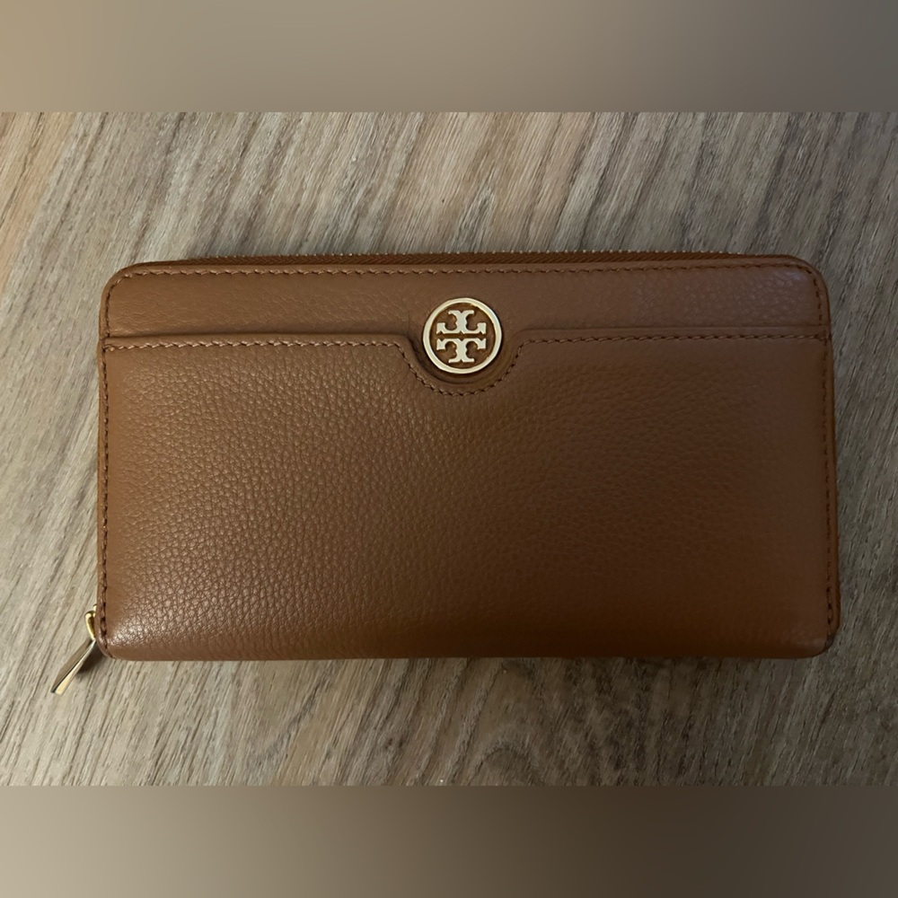 Tory Burch wallet